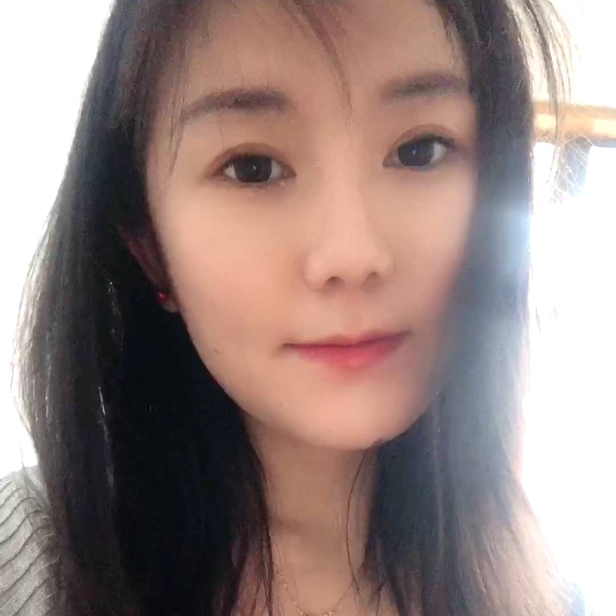 寒冷深拥青琯的照片