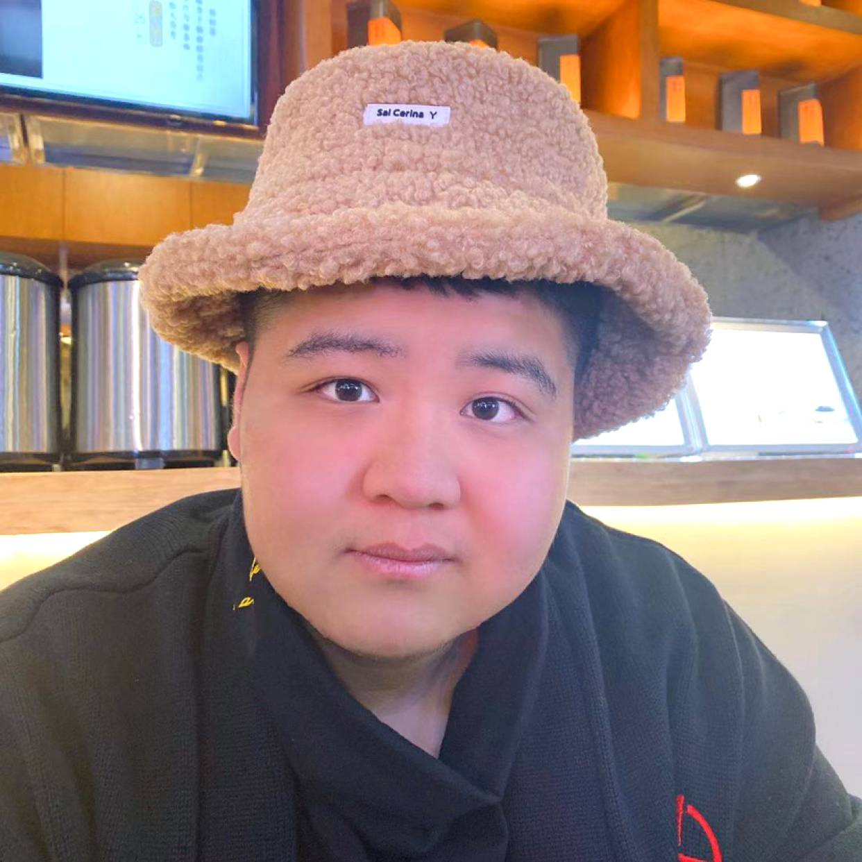 萝莉吃醋秀丽的照片