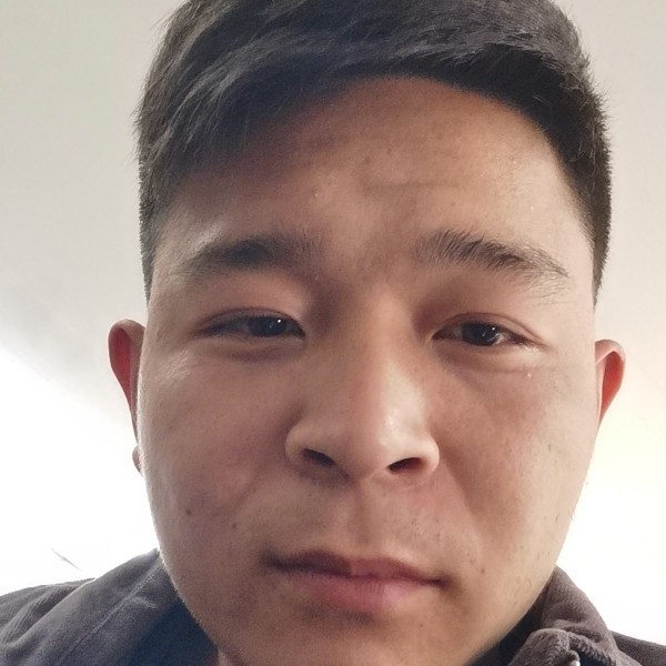 清曲那直率的照片