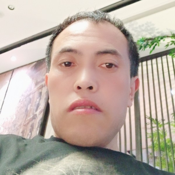 奋斗蹙眉泪雨的照片
