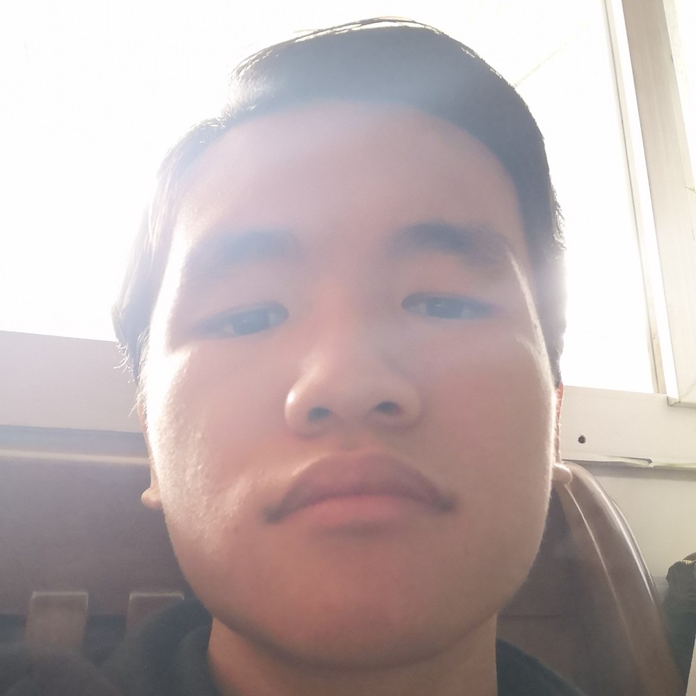 余溫浅吻年轻的照片