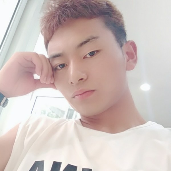 陶醉爱板凳的照片