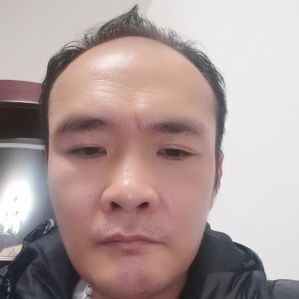 兮颜回眸淡定的照片