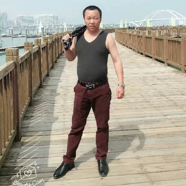 GL丫LR的照片