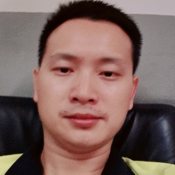 卓依婷的歌迷的照片