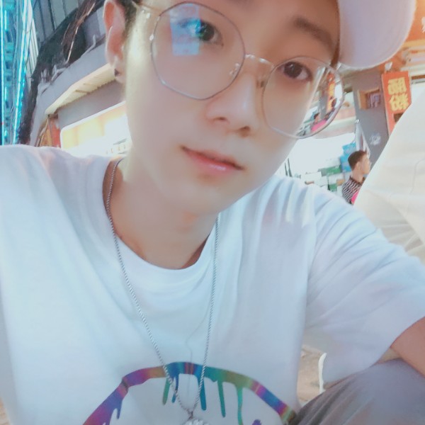 谢尔比，的照片