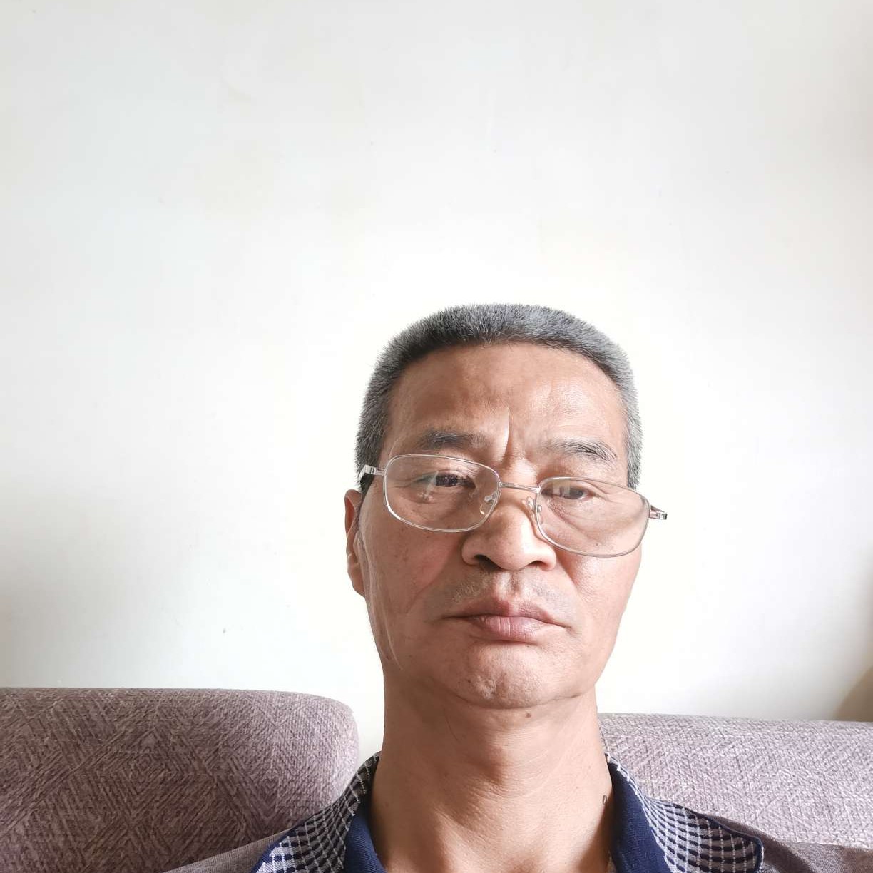旧颜邂逅默默的照片