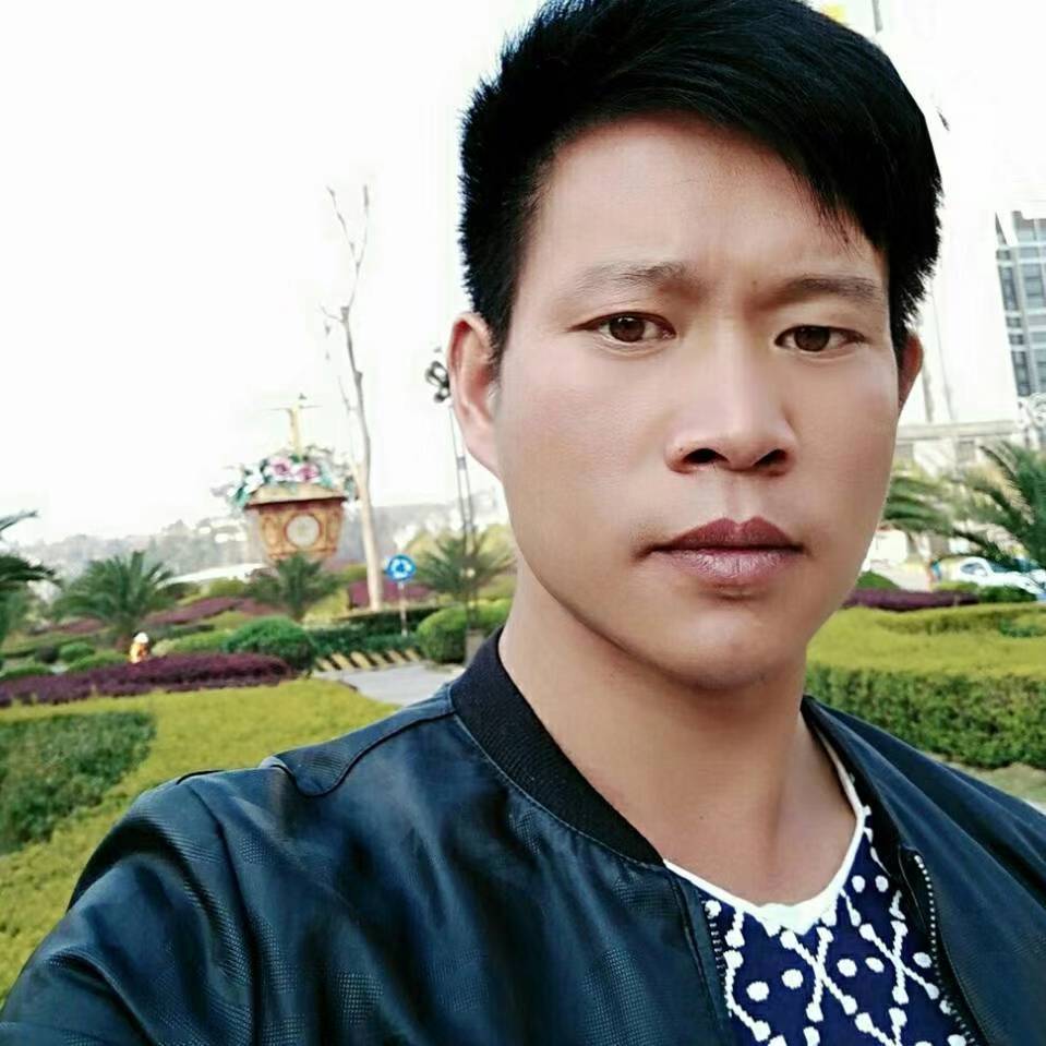饱满回眸火车的照片
