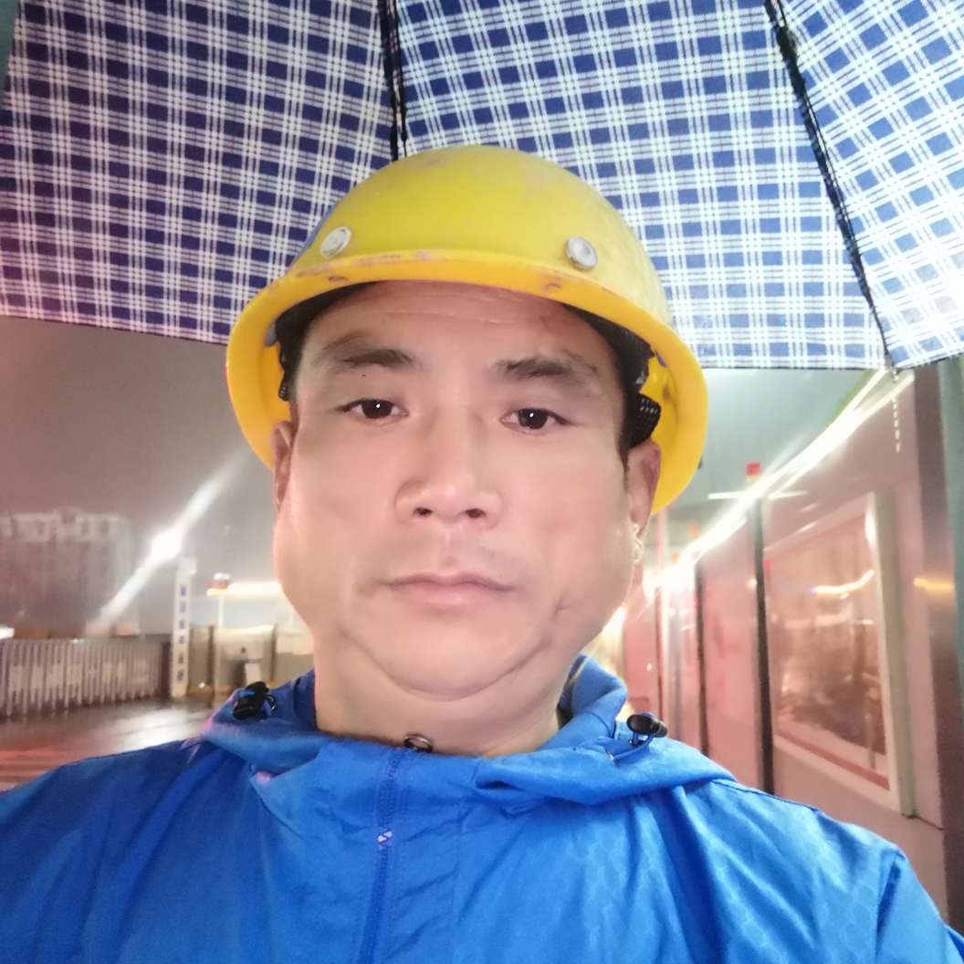 陶醉挽手冬天的照片