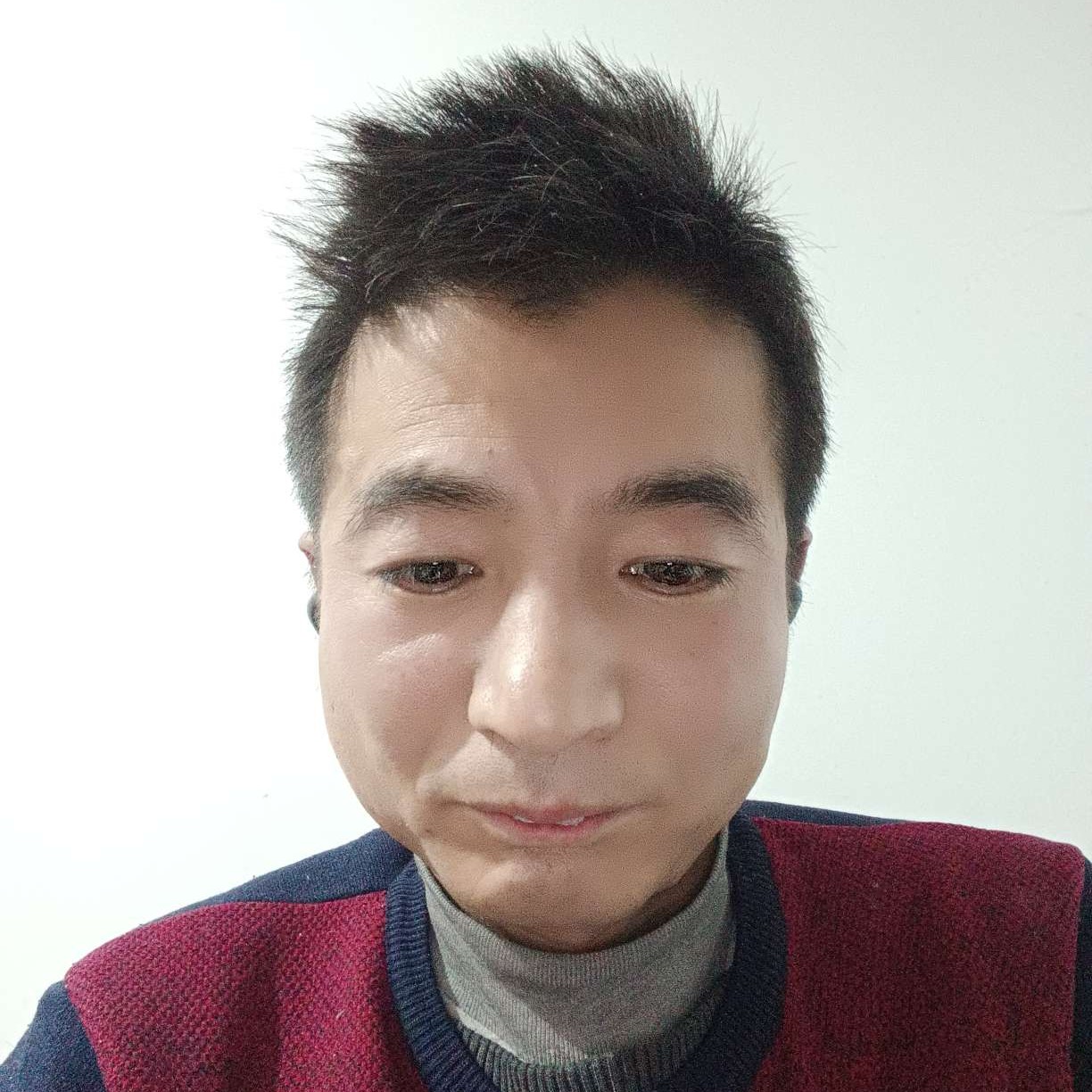 心锁挽手碧蓝的照片