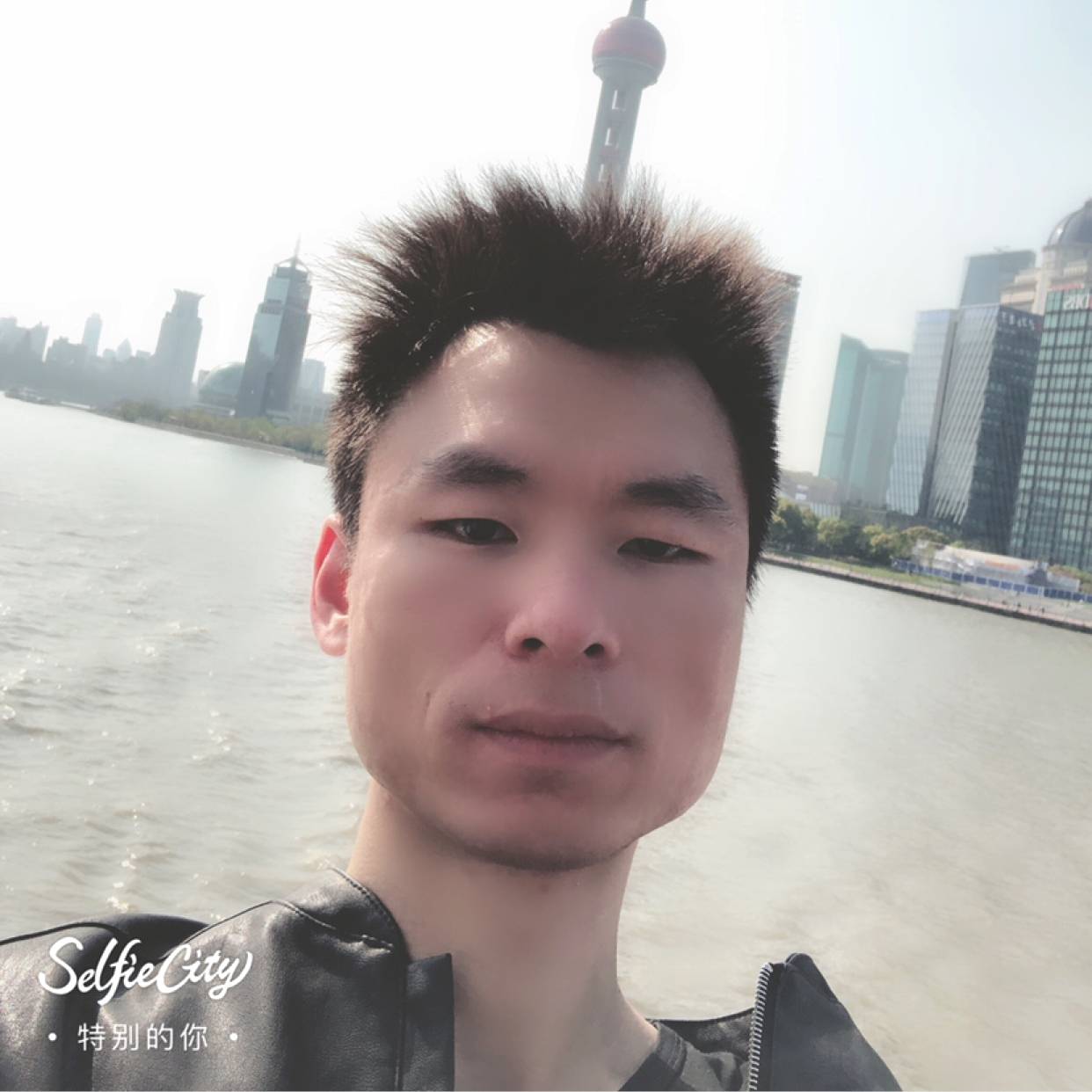 爱听歌方树叶的照片