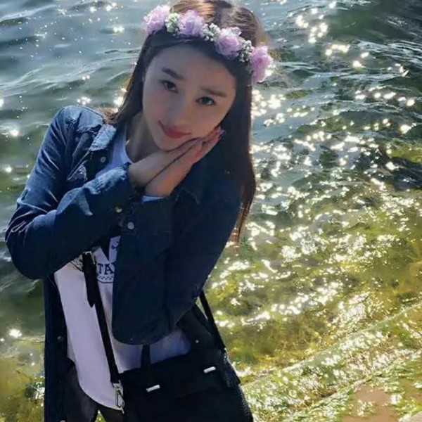 大山里的小斑鸠的照片