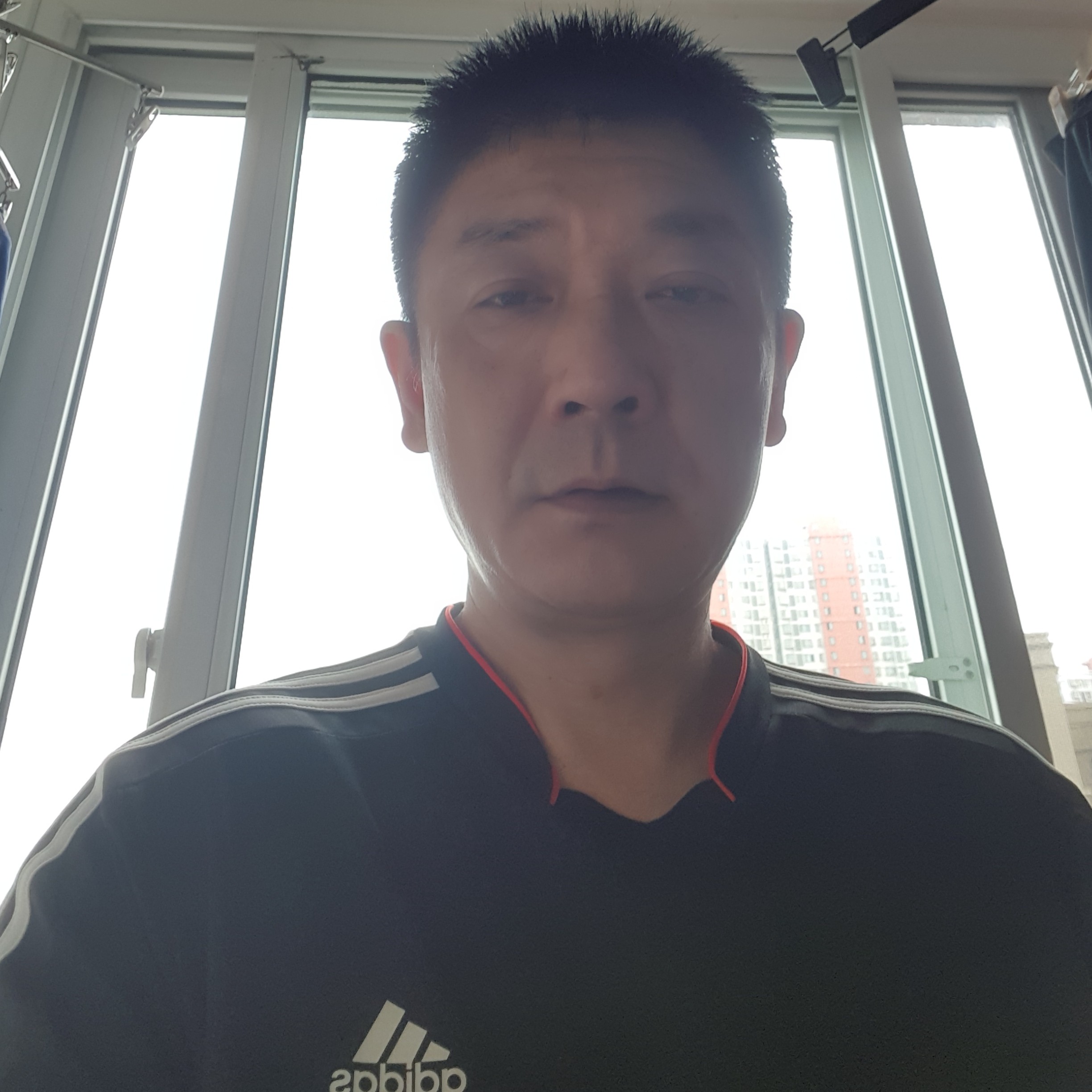 愉快方云朵的照片
