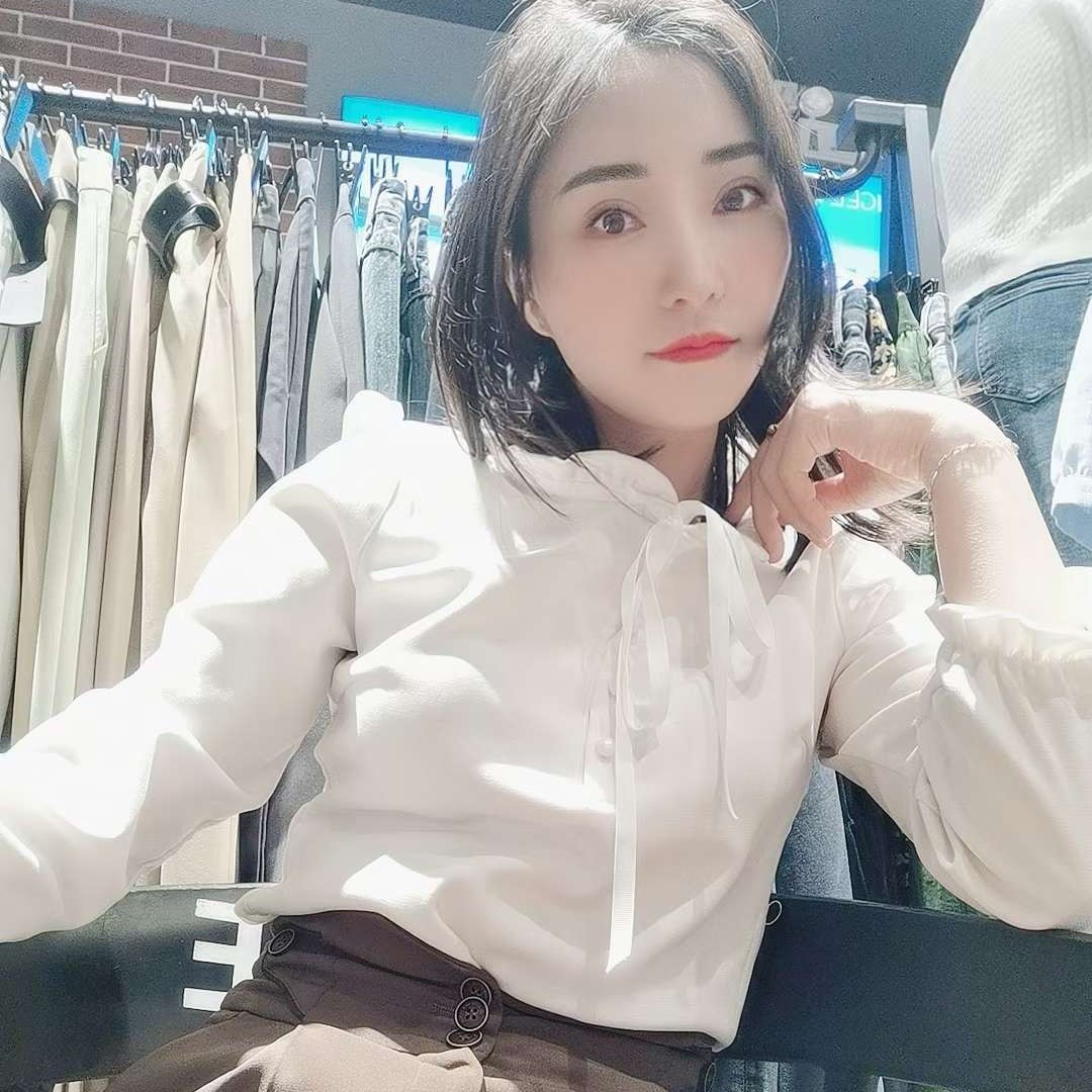 火车用风中的照片