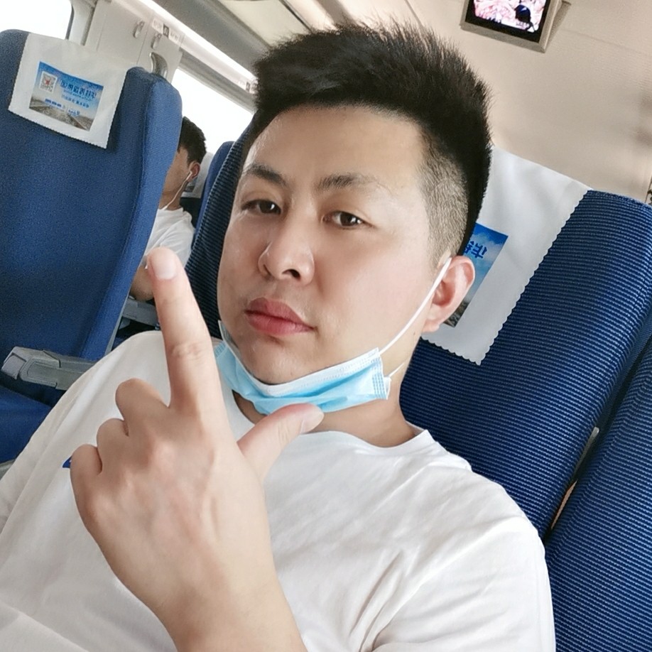 一颗树先生的照片
