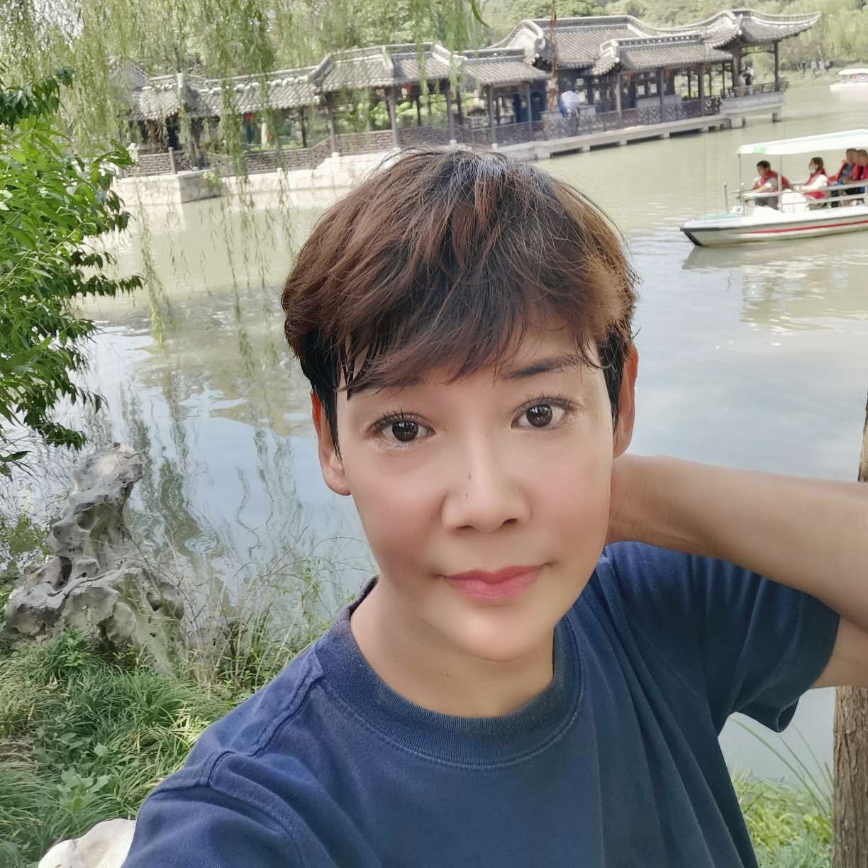 满意还冷月的照片