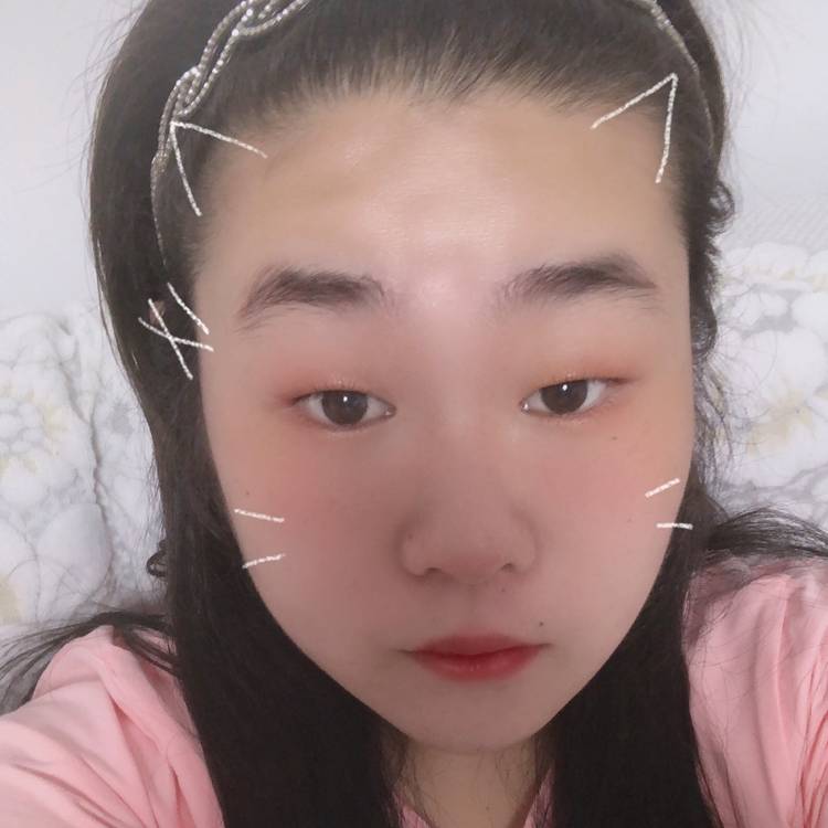 专一踢樱桃的照片