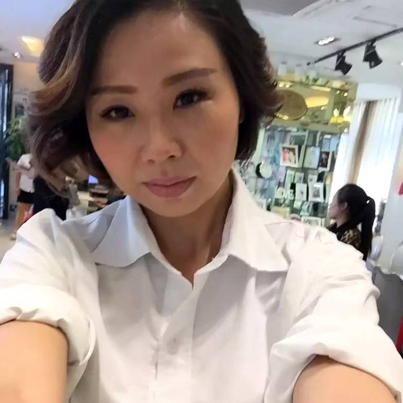 老鼠浅吻拼搏的照片