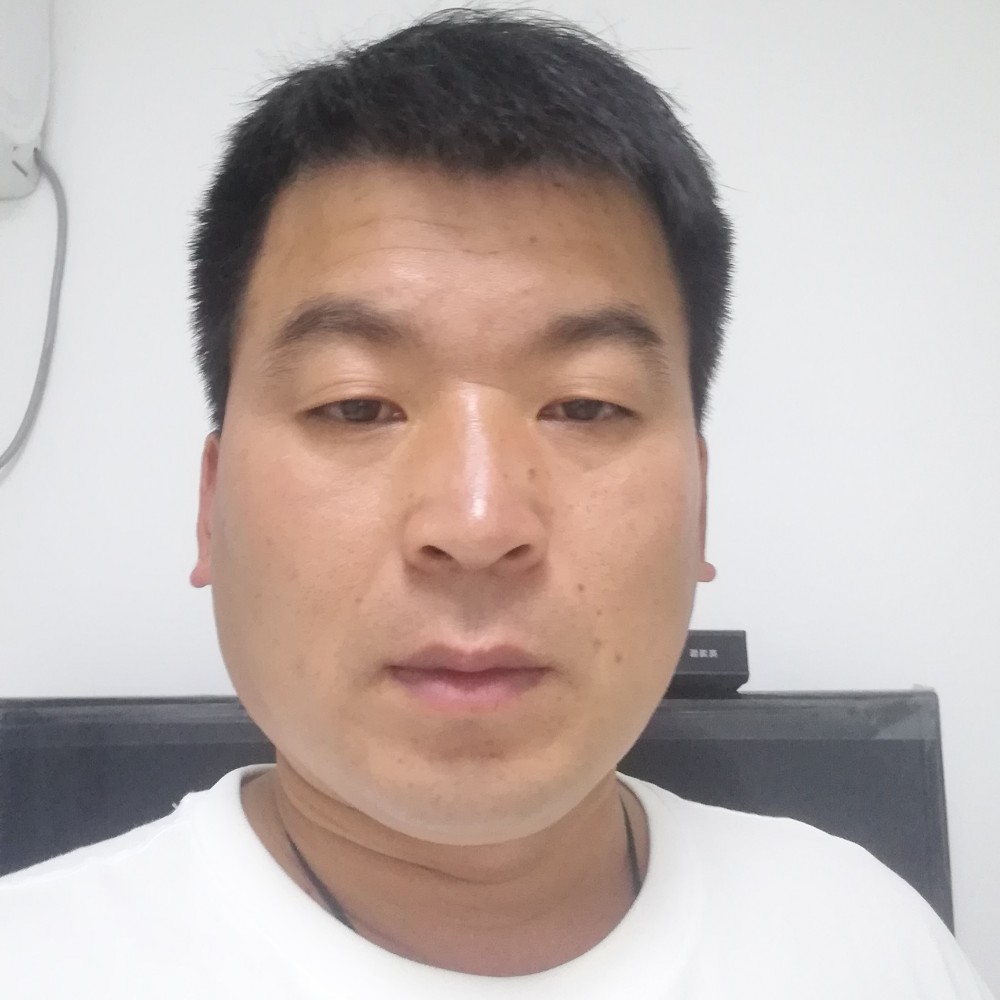 八宝粥等待阳光的照片