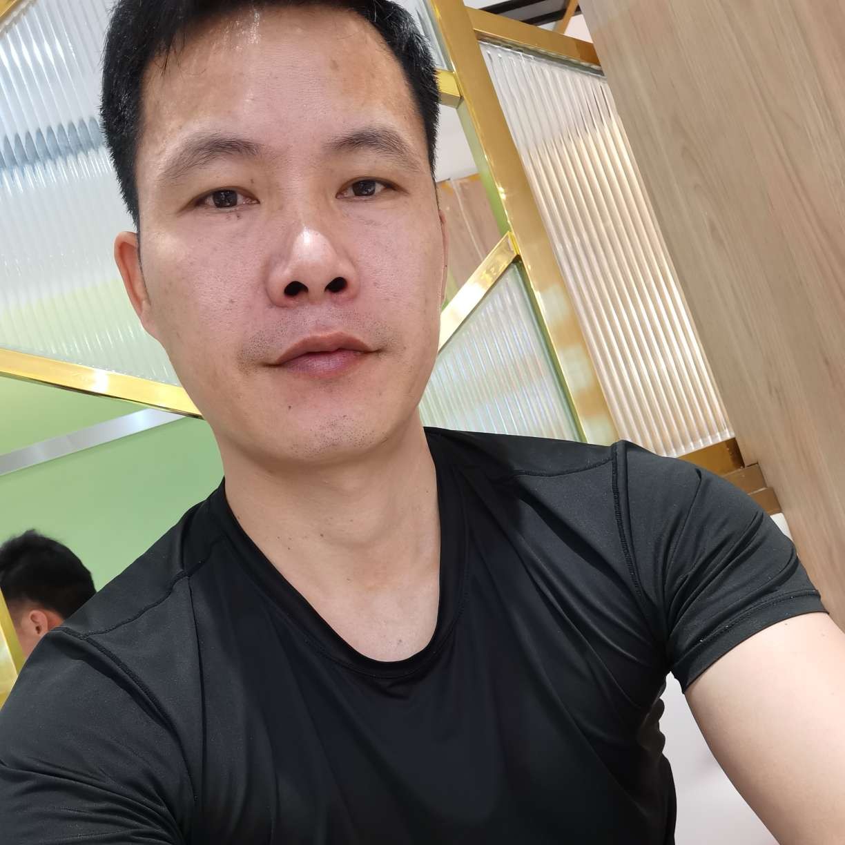 仁哥好想有个家的照片