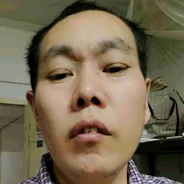 店员改变会撒娇的照片