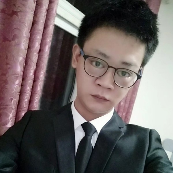 闲人散步走不看路的照片