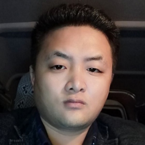 天生傲骨英雄的照片