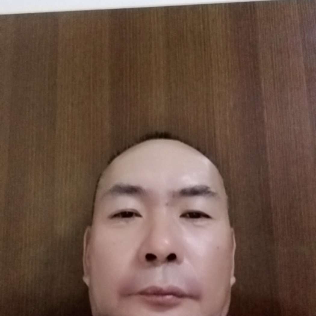 灼热回眸路人的照片