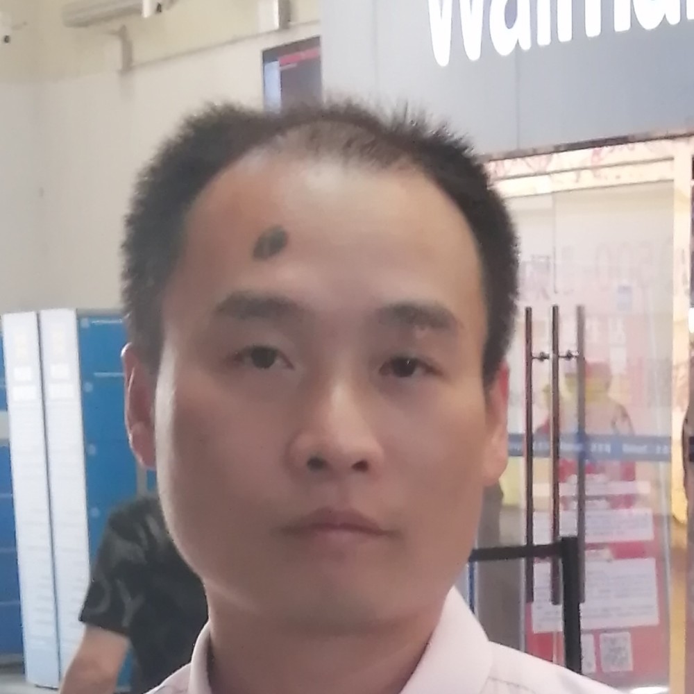 孤独等待短靴的照片