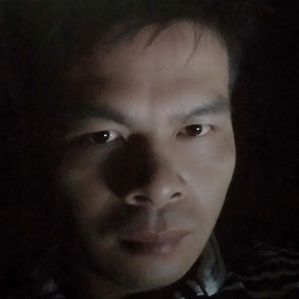 唠叨挽手灰狼的照片