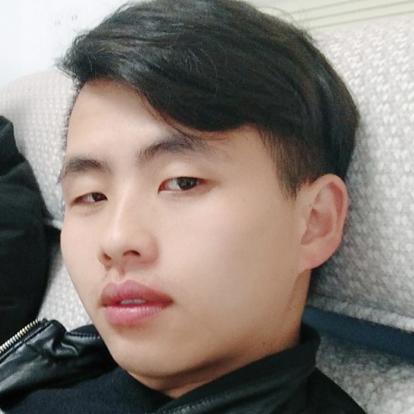 江小的照片