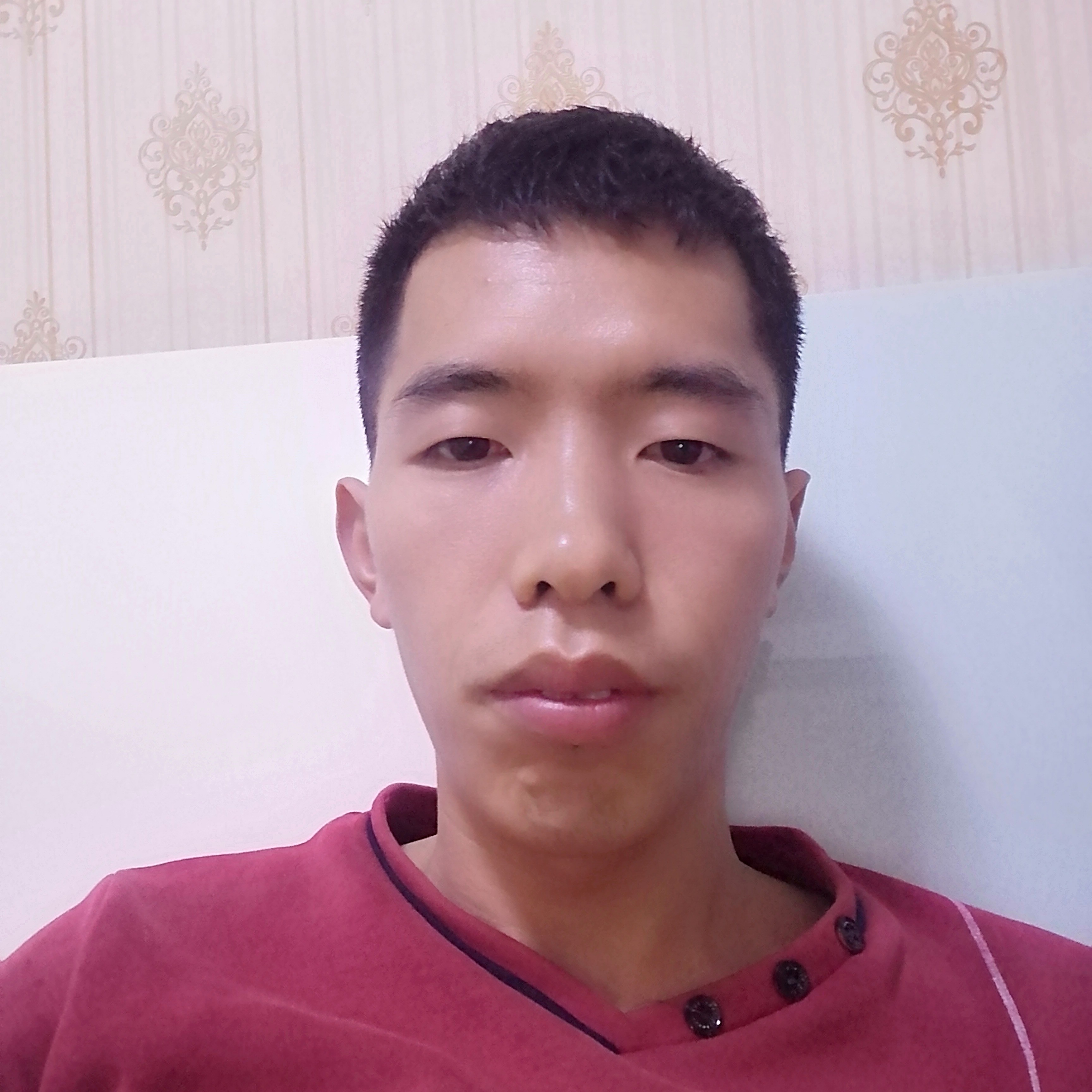 大侠认真的的照片