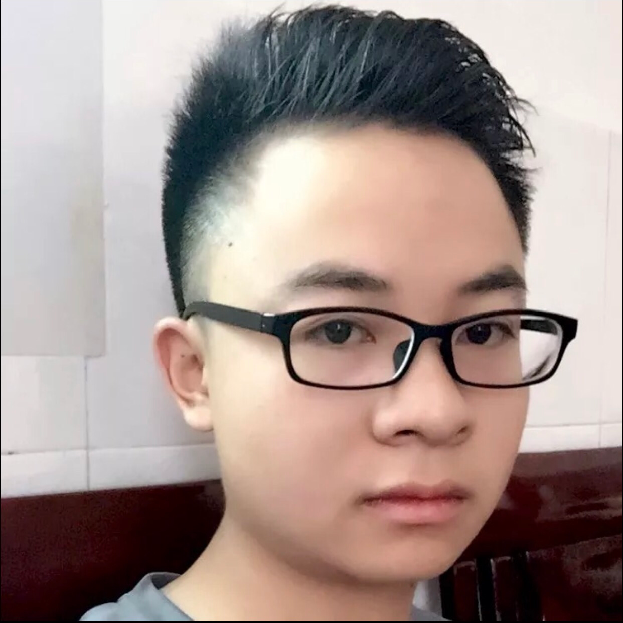 春天留胡子的照片