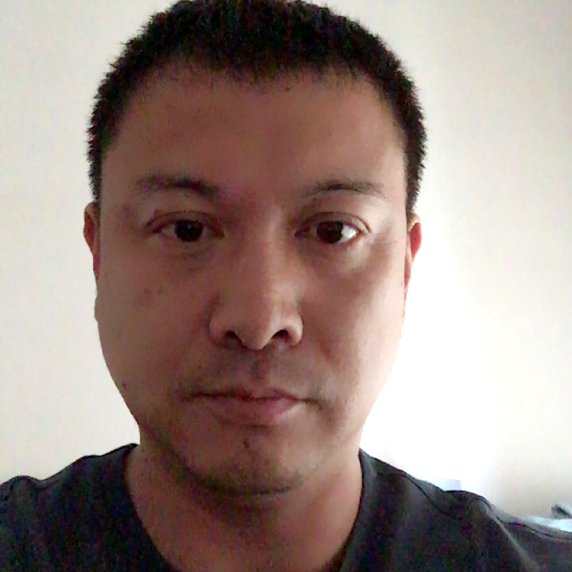 暖光深拥潇洒的照片