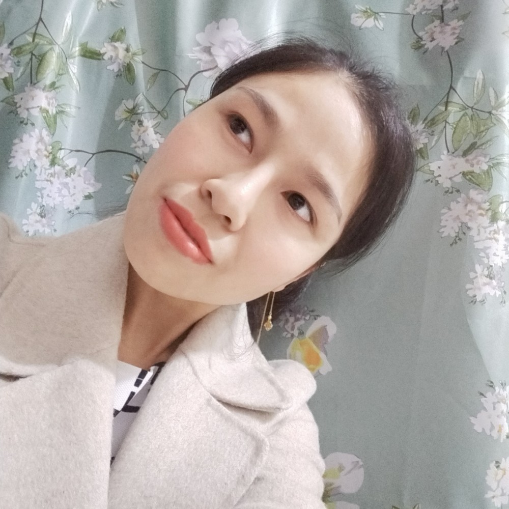 A雪中漫步的照片