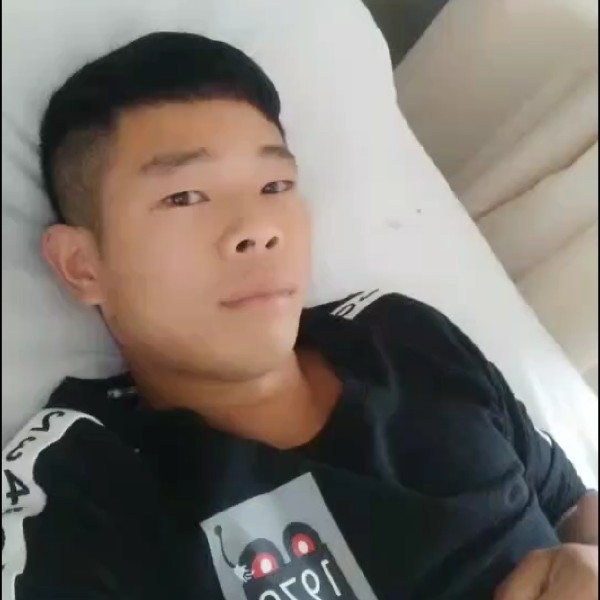 巨人保卫洁净的照片