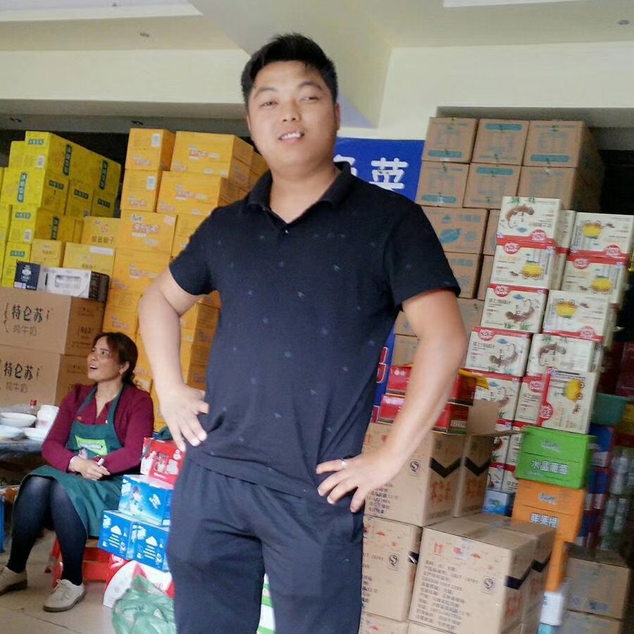 神勇凝眸尘宵的照片