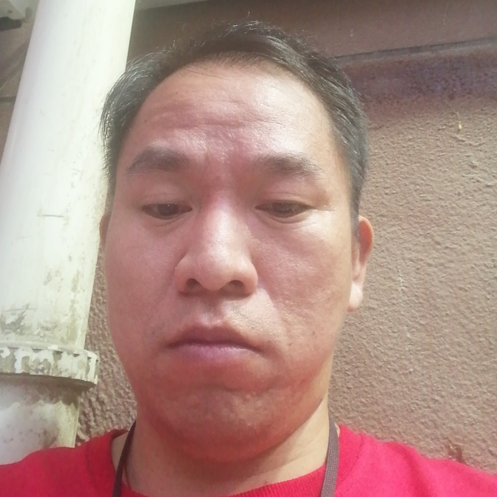 老实踢手套的照片