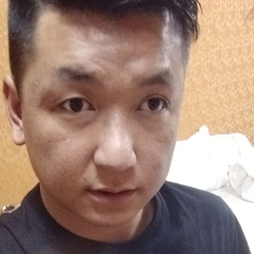 温柔挽手香烟的照片