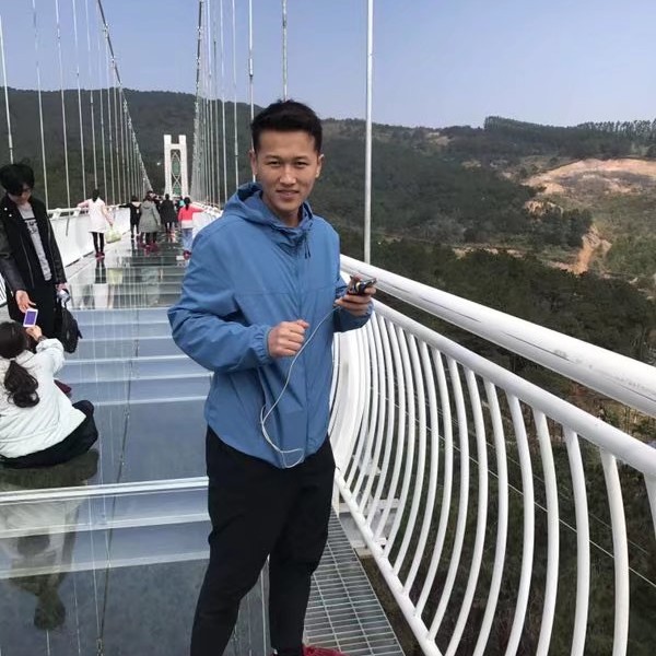 卢杀Q的照片