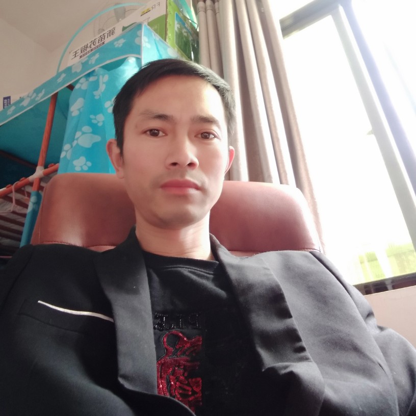 张为红的照片