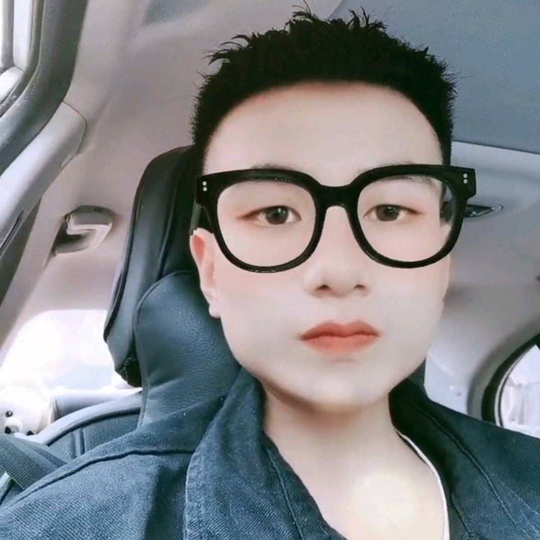 月亮浅吻谨慎的照片