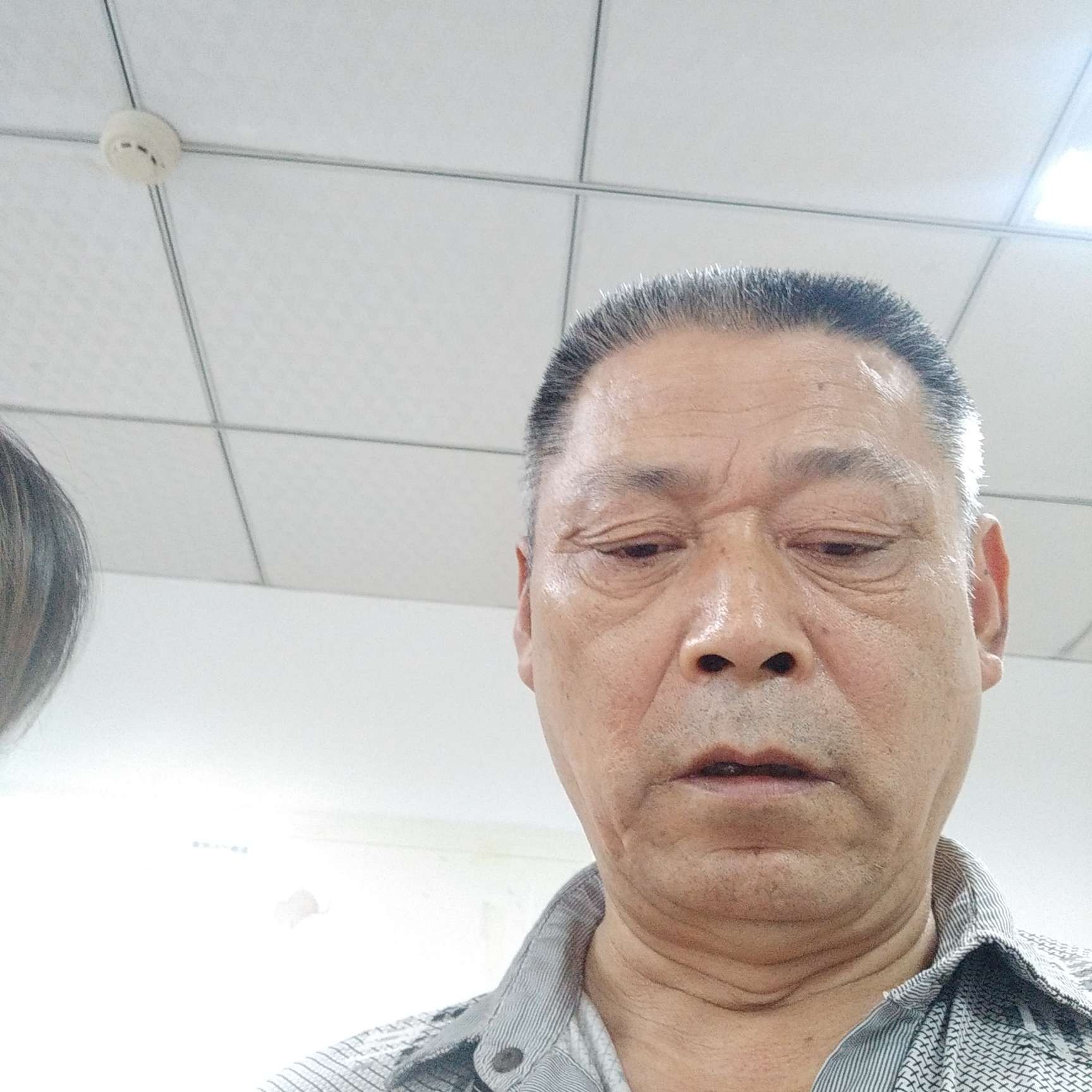 明亮说孤心的照片