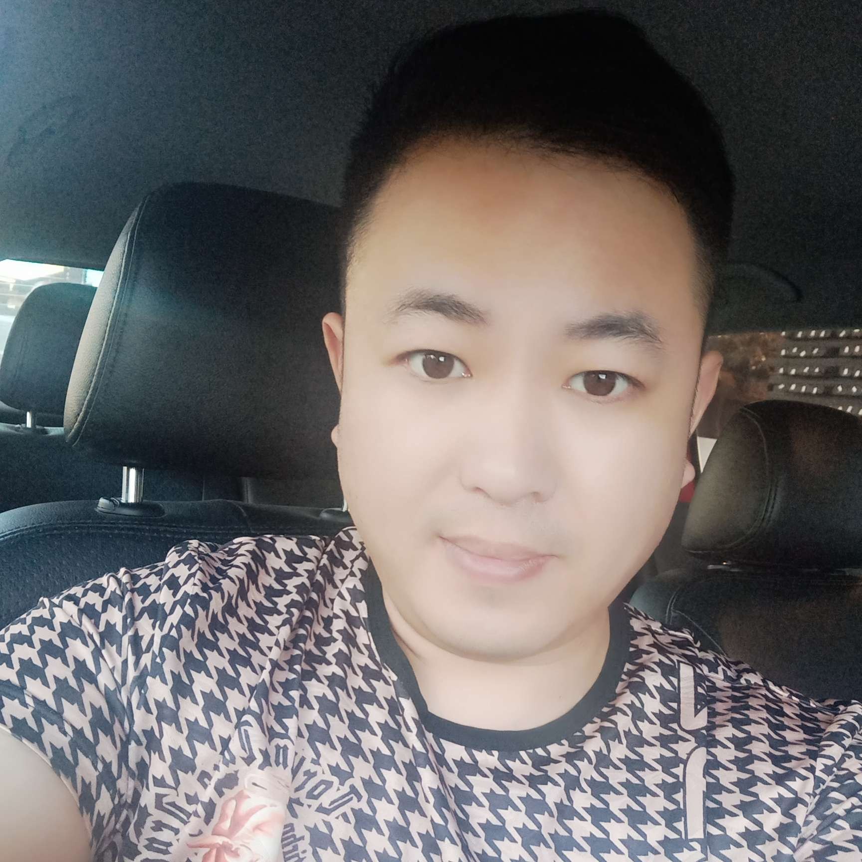 淚狠苦涩的照片