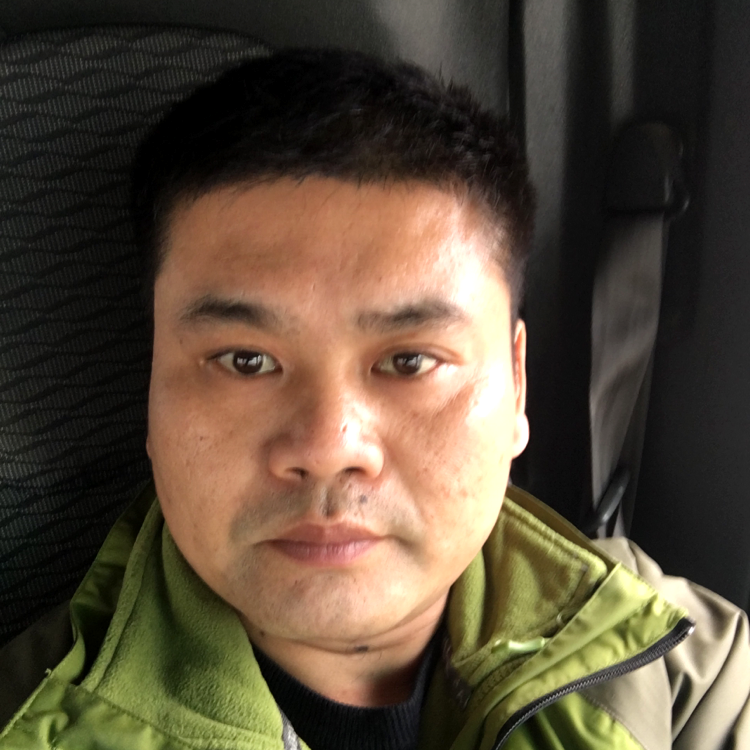 奋斗绿草茵茵的照片