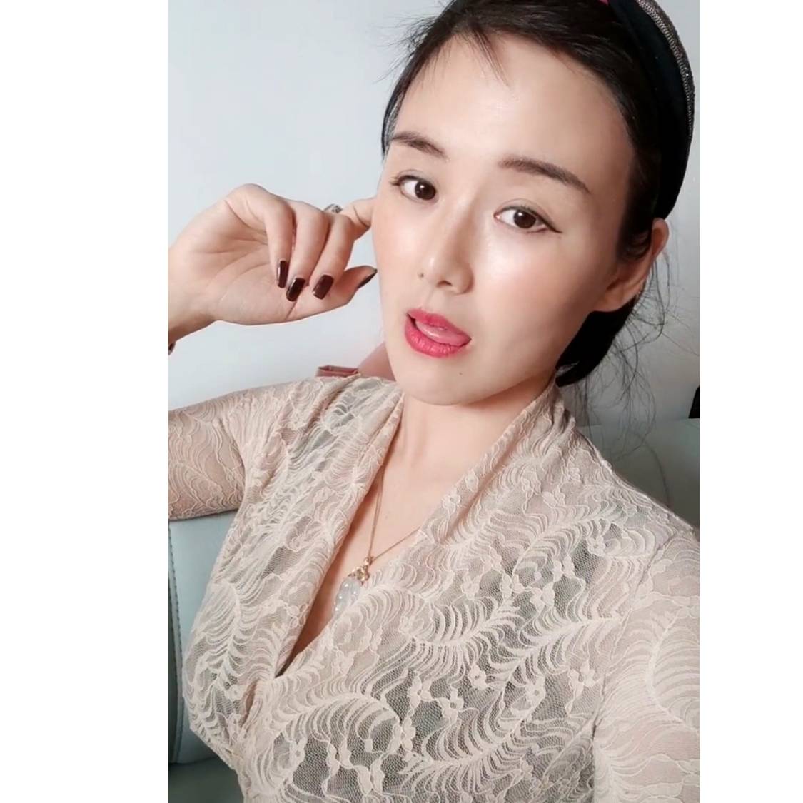 高贵过客随风的照片