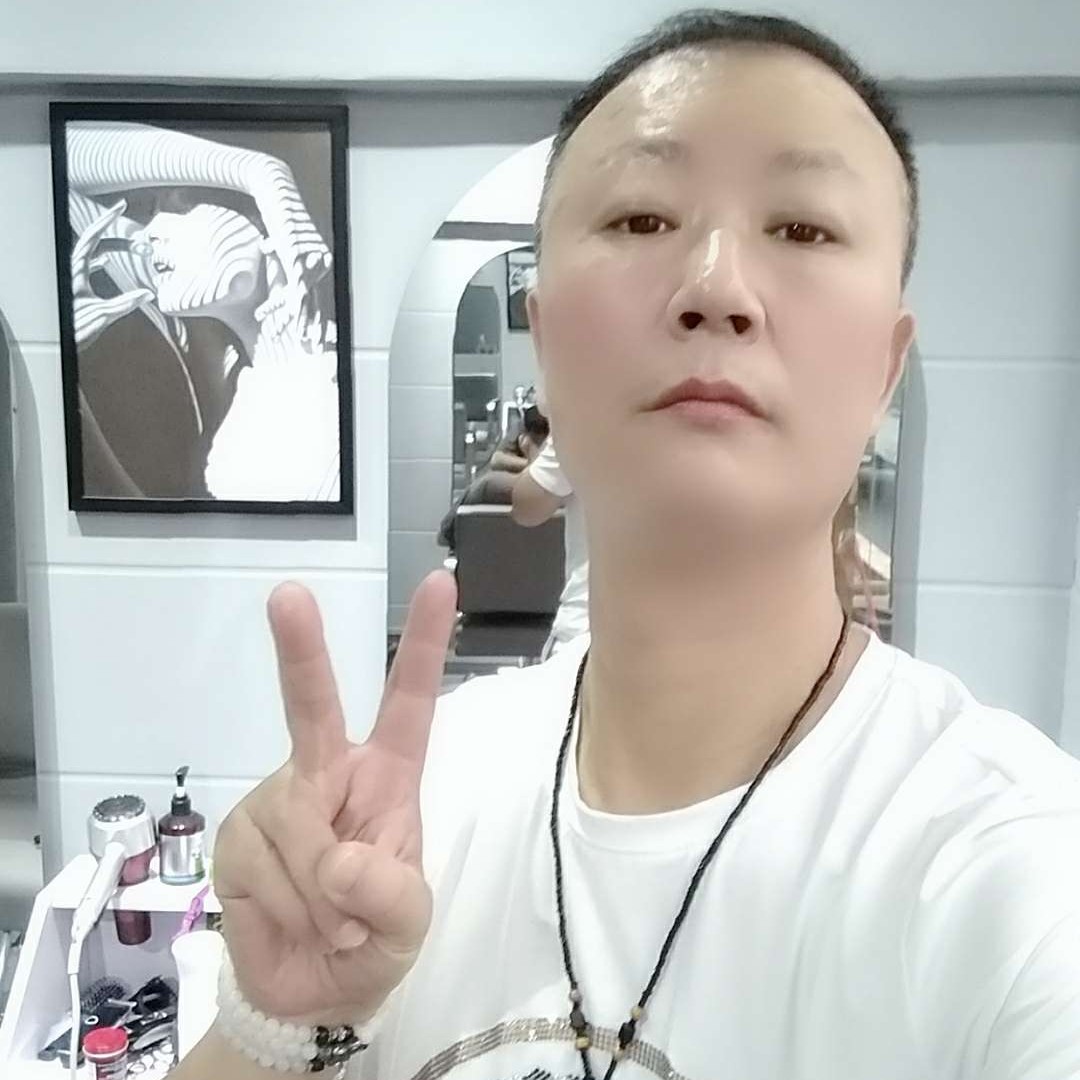 舒心闻情动的照片