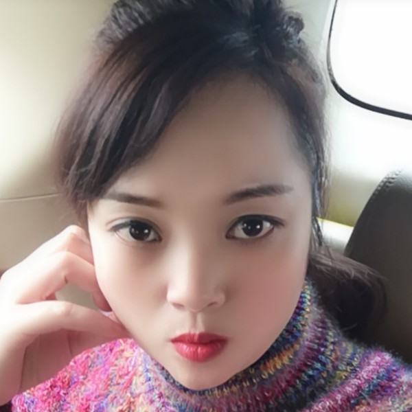 风萧深拥淡淡的照片
