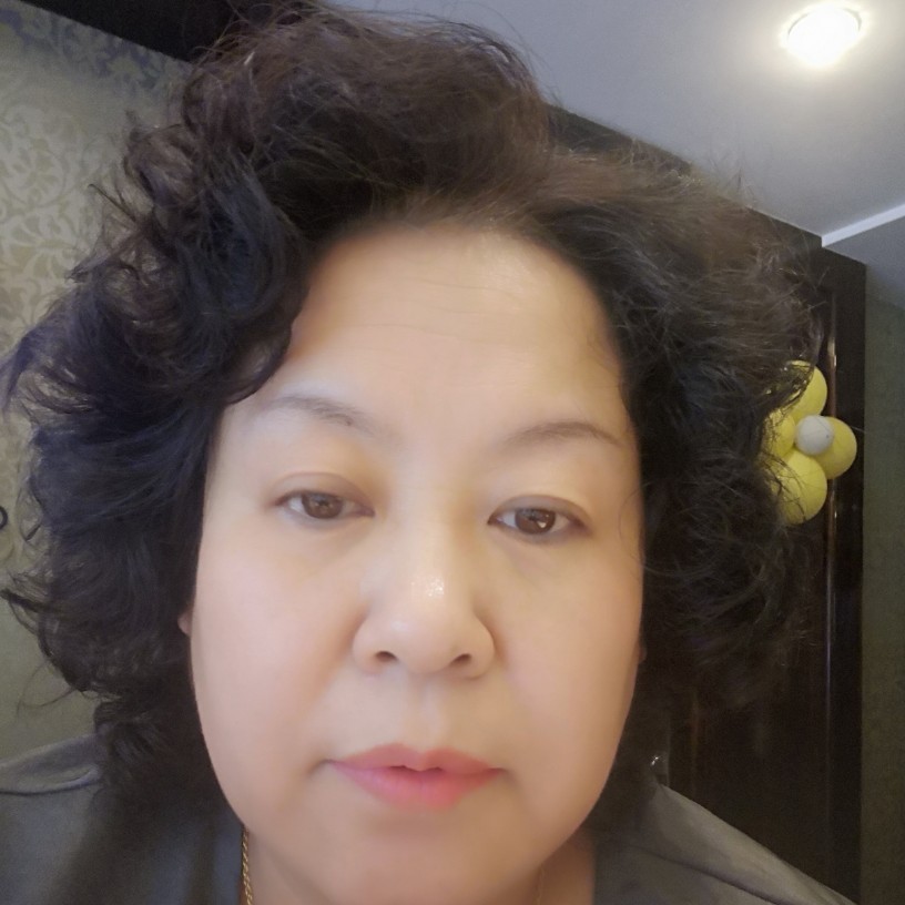 远方，花儿还有喵的照片