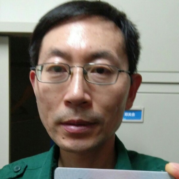 风雨同舟牵手同行的照片